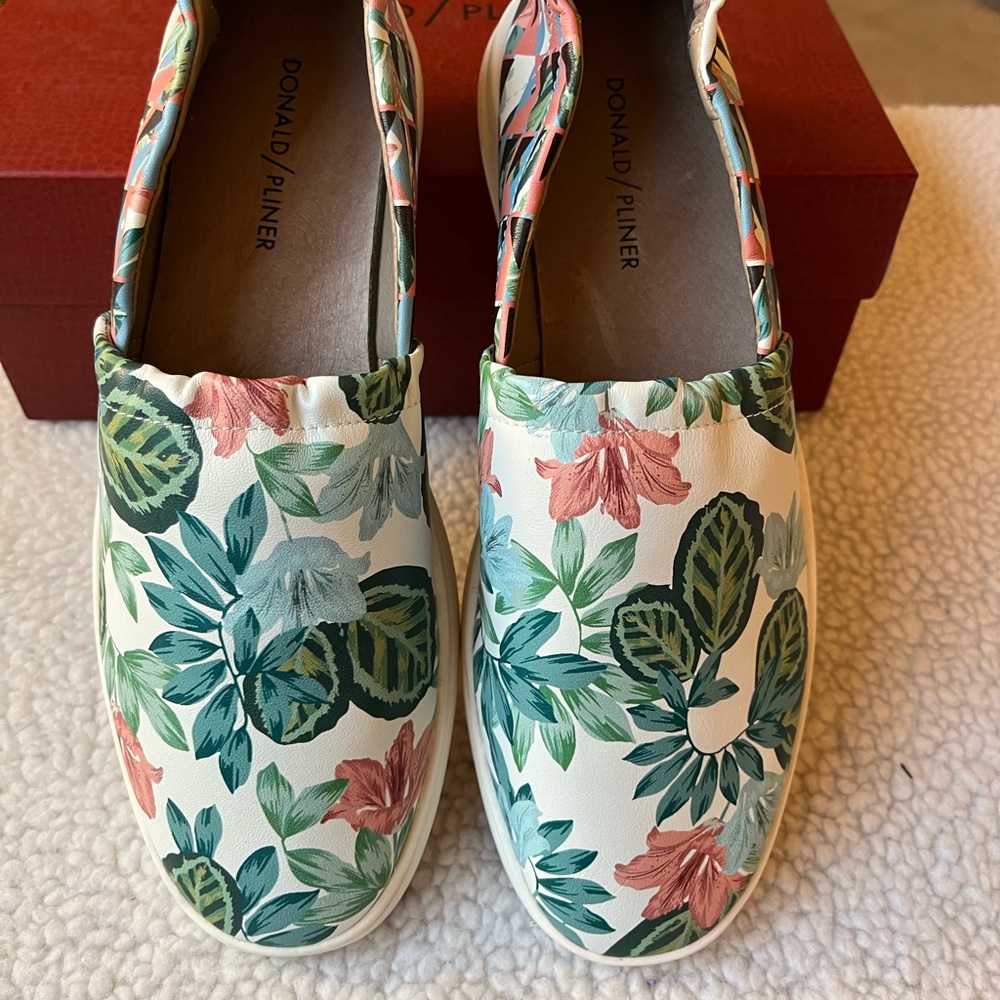 Donald Pliner shoes
